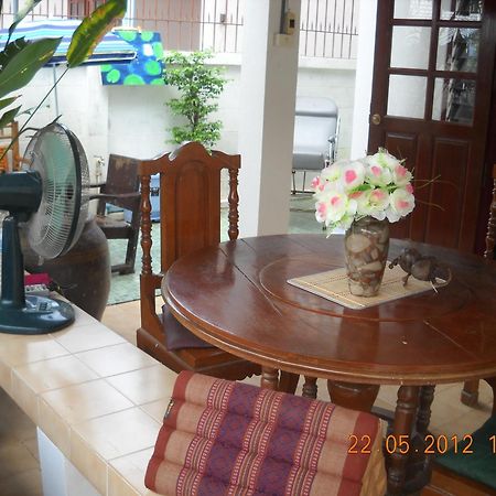 Srikrung Guesthouse فرا ناخون سي أيوتثايا المظهر الخارجي الصورة