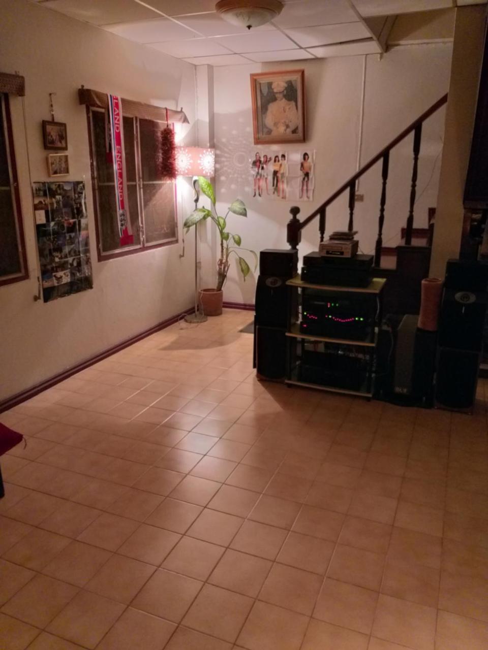 Srikrung Guesthouse فرا ناخون سي أيوتثايا المظهر الخارجي الصورة