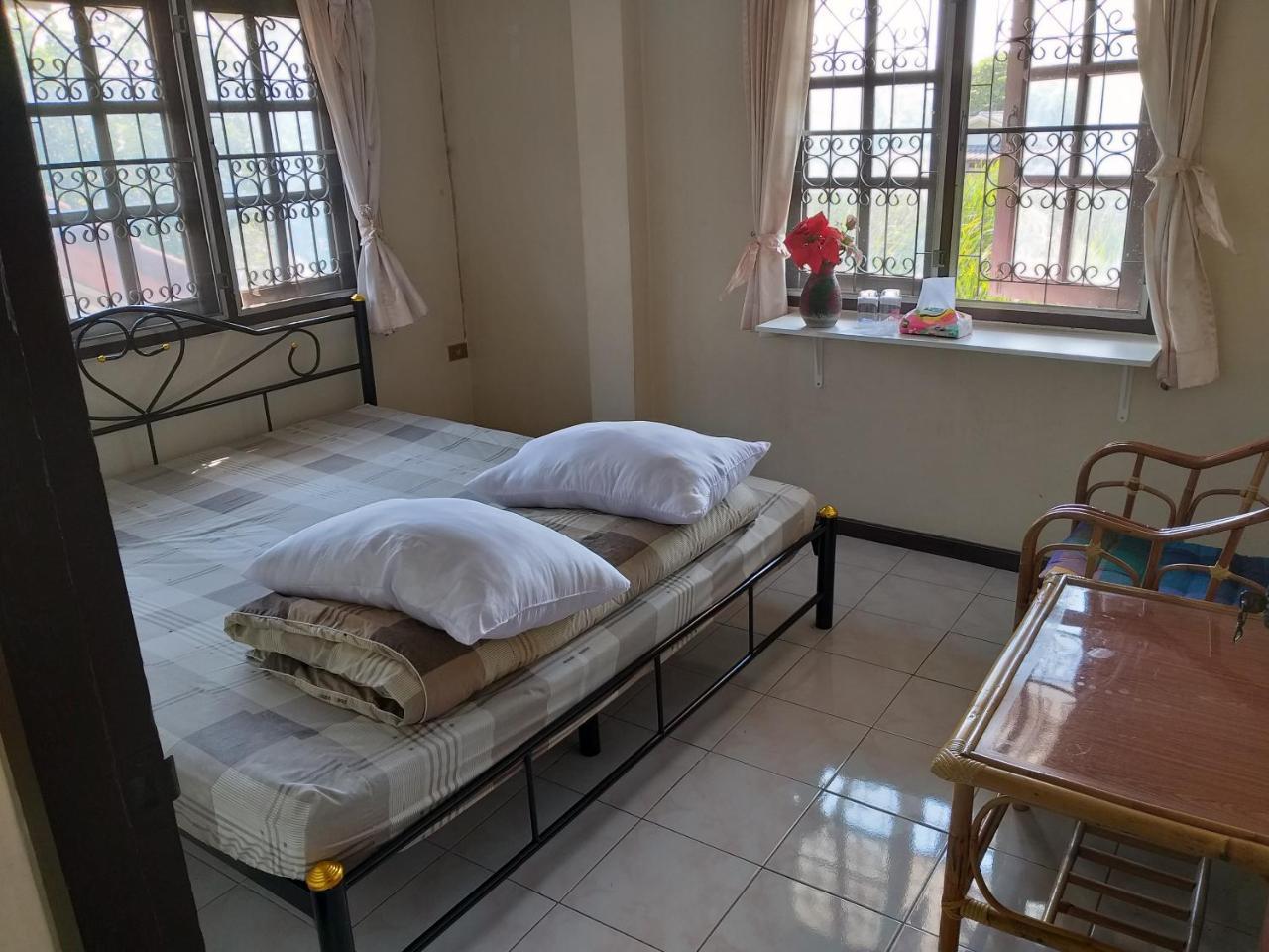 Srikrung Guesthouse فرا ناخون سي أيوتثايا المظهر الخارجي الصورة
